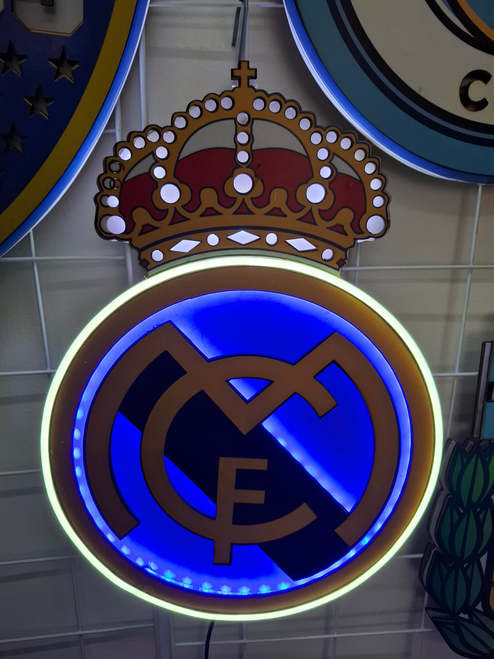 Cuadro neón 3D Real Madrid - Image 4